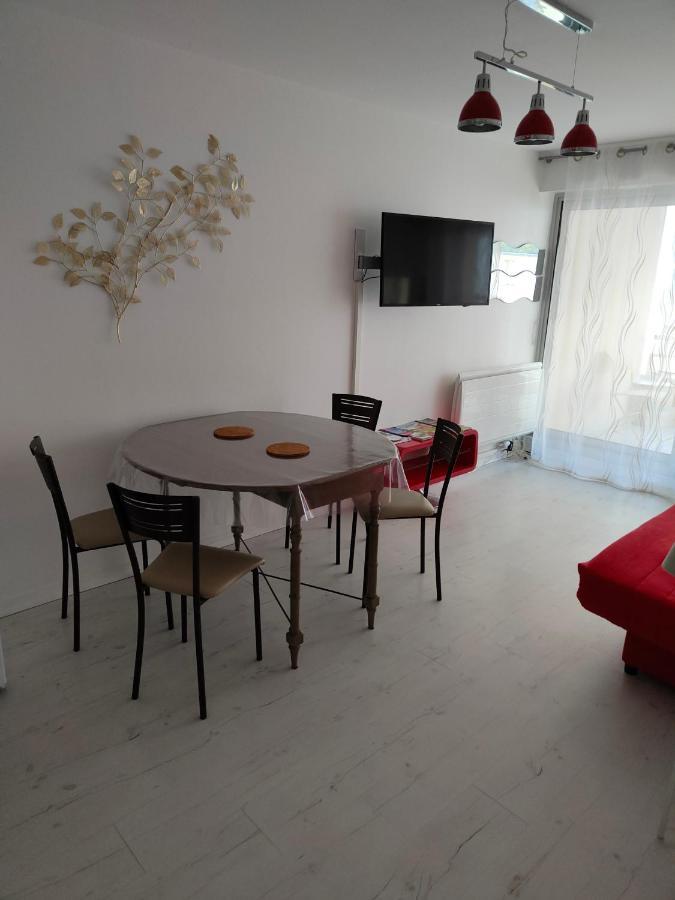 Appartement 2 Pieces Avec Une Grande Terrasse, 3 Etoiles, Wifi, Box Pour Vehicule Et Velos Les Sables-dʼOlonne Dış mekan fotoğraf